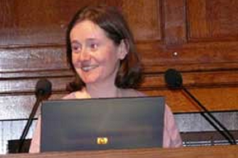 Dr Julia Newton